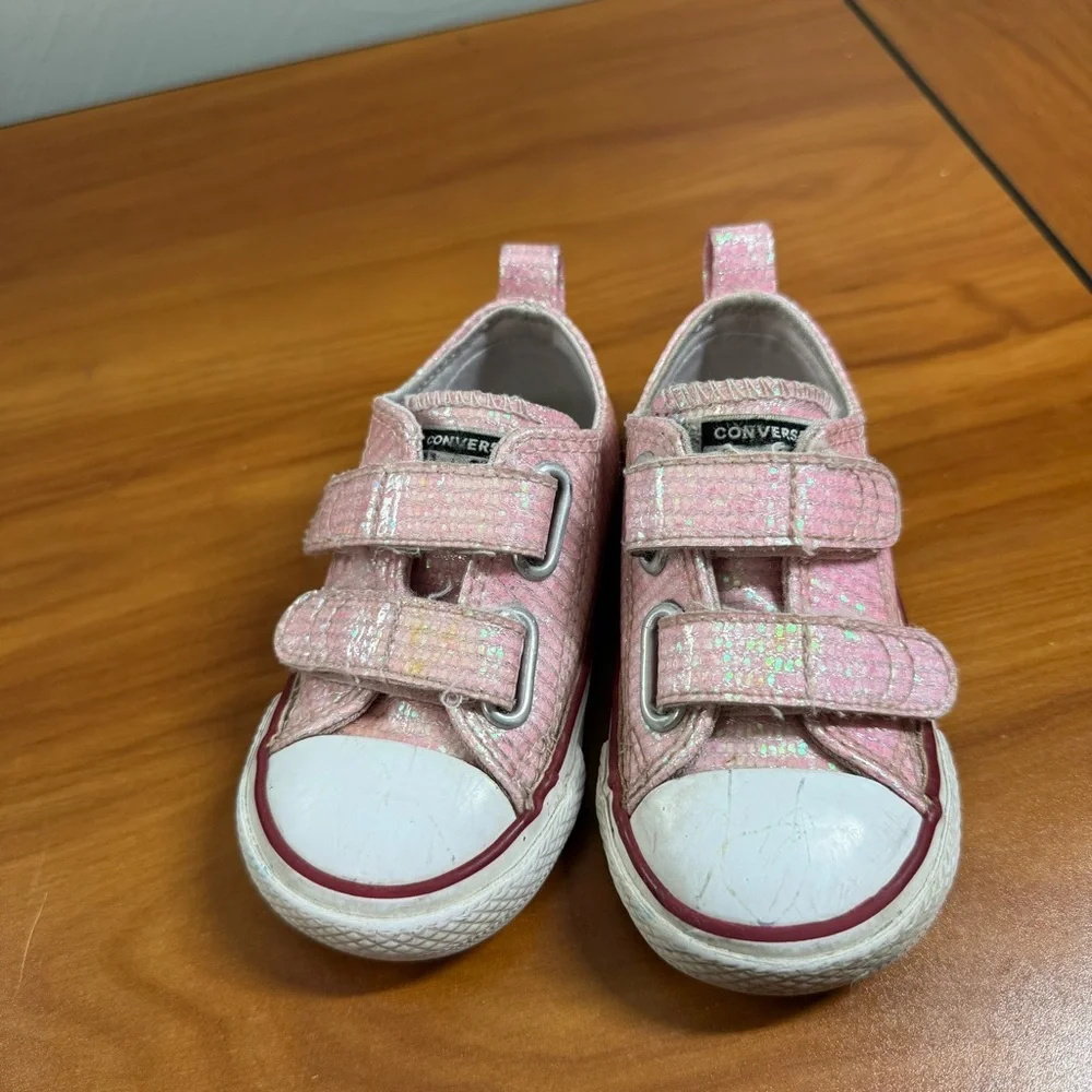 Converse Girls Toddlers Pink Shiny‎ Hook & Loop Closure Sneaker Shoe T5